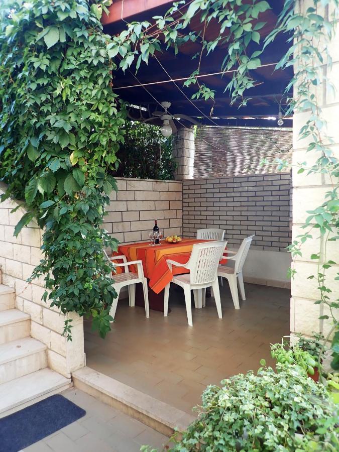 Katja Beach Apartment Račišće Екстериор снимка